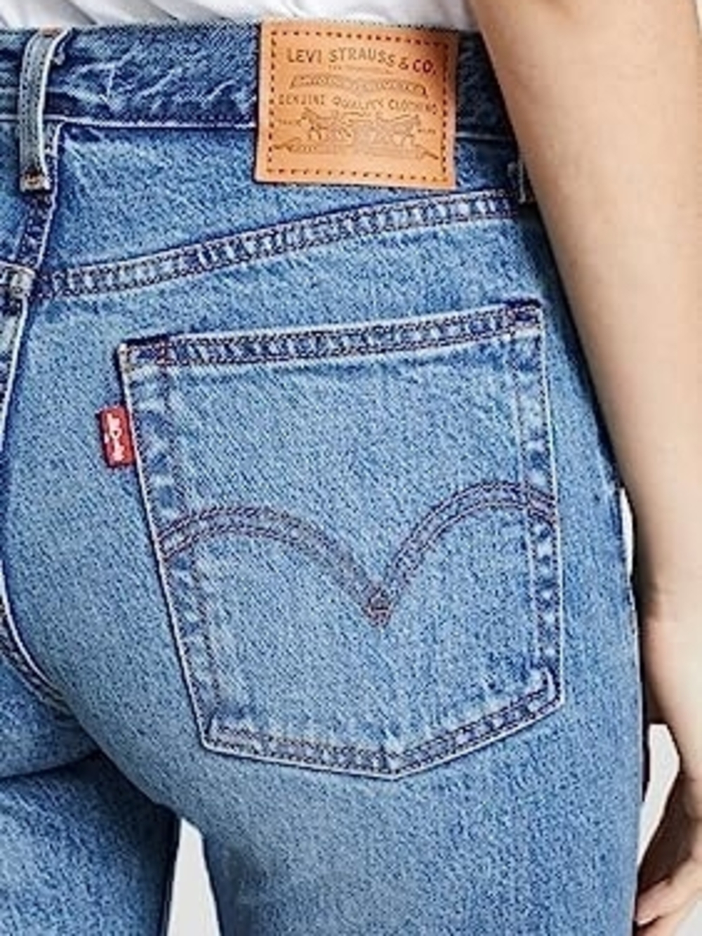 Levi's Women's Light Wash High Rise Wedgie Fit Jeans